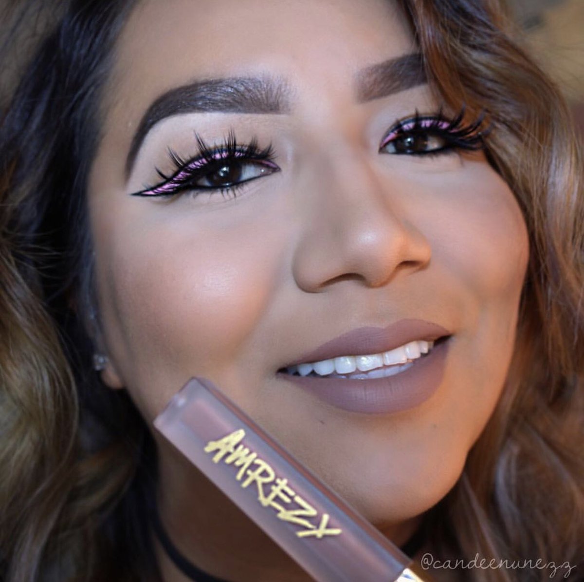 CandeYNunez's tweet photo. 💕🖤📸 Makeup details
Eyelashes @kokolashes "Stella"
Liquid lipstick @theamrezycollection @amrezy @liplandcosmetics "88"
#undiscovered_muas #anastasiabeverlyhills #tartecosmetics #amrezycollection #amrezy #liplandcosmetics #kokolashes https://t.co/bGP3BQJKgj