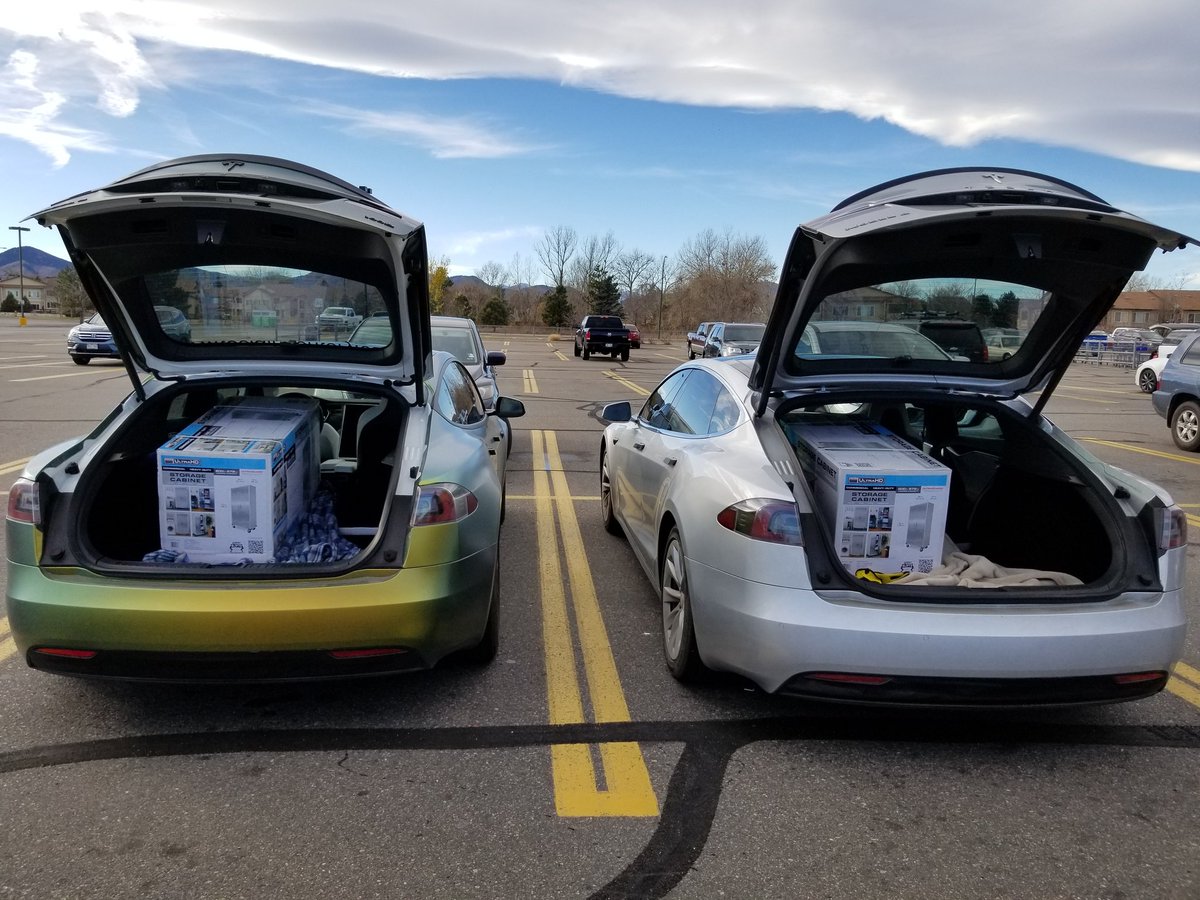 teslainventory's tweet photo. #teslagarage makeover! #upgrading cabinets for a nice sleek look. Only way to transport is in a #convoy of #teslas ! Only one more trip for the last cabinets and I should be good! #tesla #teslamotors #elonmusk #teslaparty #teslamodels https://t.co/wyfFfPBQT9