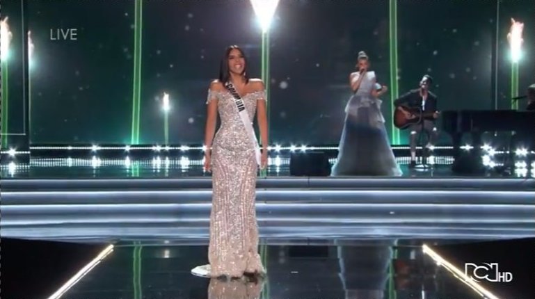 CanalRCN's tweet photo. #MissUniverso

Laura González luce hermosa en su último desfile. →https://t.co/ILvuNEhfDs 
#MissUniverse #Colombia #LauraGonzález https://t.co/FNe8n9bcfy
