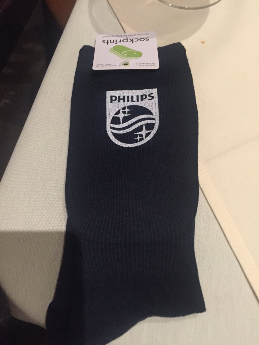 floris_st's tweet photo. Missing piece in my sock collection #philips socks #RSNA17 #performancebridge #philips https://t.co/9DVRvxKZBt