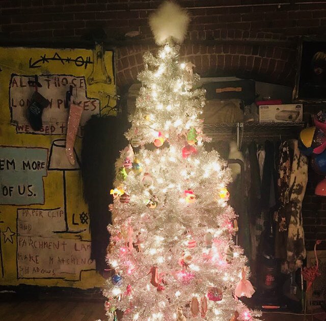 powderfrench's tweet photo. STOCKINGS HUNG WITH CARE ON MURAL BY LOUIS CANNIZZARO IN LUX LACROIX’S DTLA LOFT. #dtlaartsdistrict #dtla #dtlalofts #poem #dtlamurals #poetry #christmas #poet @fierceandfabu https://t.co/Nb397CDvOQ