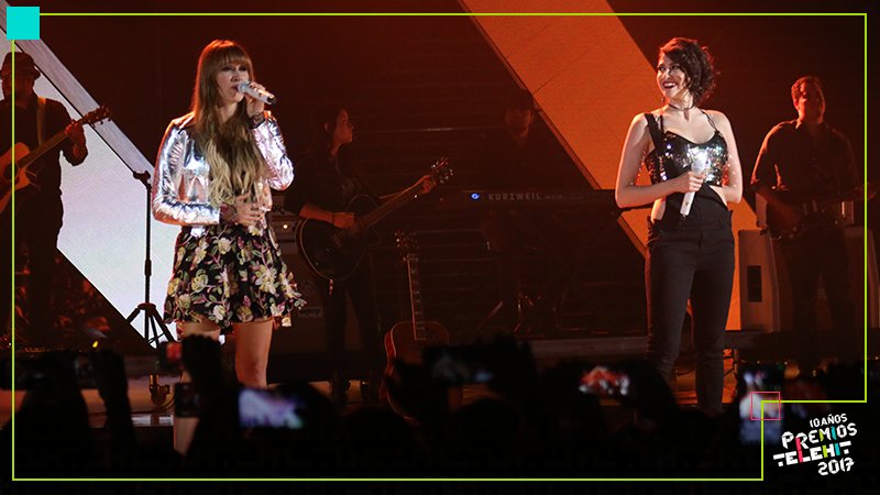 telehit_musica's tweet photo. ¡Un domingo increíble reviviendo los #PremiosTelehit con la participación de @haashoficial @pabloalboran @CD9 y @TheVampsband! https://t.co/ydzRDrSEr2