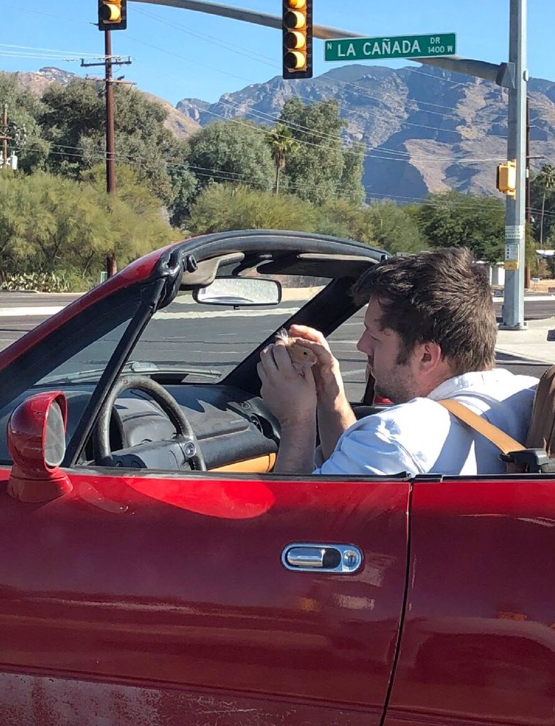 KaraJane23's tweet photo. Tucson drivers are wack https://t.co/V4WQOGSmtn
