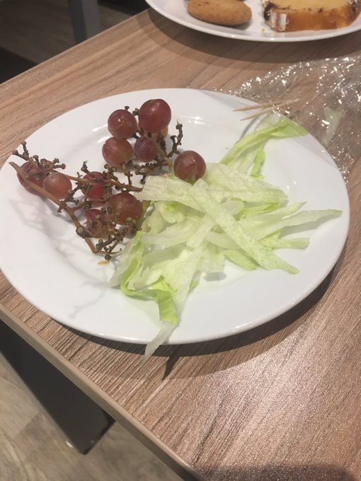 This is me being treated to a #VIP fruit platter at the premium lounge in Monterrey Mexico 😋💕🇲🇽🤷🏻&zwj;♀️<a href="/tag/vip"class="tags">#VIP</a>