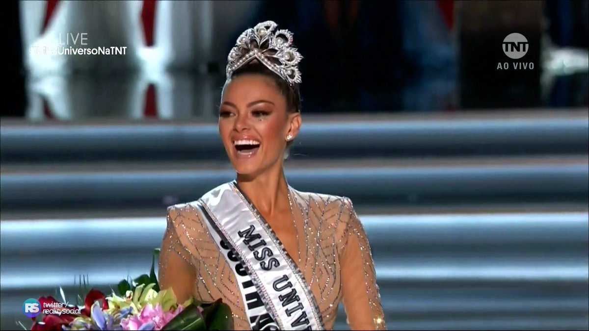 Emallapin24's tweet photo. Y LA NUEVA MIS UNIVERSO 2017 #MissUniverse, #MU2017 ES #SOUTHAFRICA, https://t.co/uR6e15ozKj