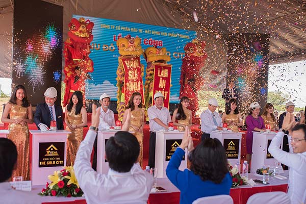 linhnguyenb1's tweet photo. LỄ KHỞI CÔNG KHU ĐÔ THỊ THE GOLD CITY
#nhabat #chothuenhabat #chothuenhabatkhonggian #bannhabat #thuenhabat #nhabatkhonggian #sanxuatnhabat #baogianhabat #giathuenhabat #sukiennghiaphat #lekhoicong #khudothi #thegoldcity https://t.co/mRYe85s9E5 https://t.co/hw2sVvXNCa