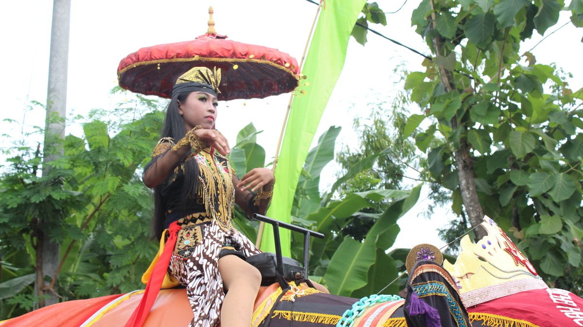 DesaSingkil's tweet photo. seni gajah saat kegiatan bersih desa @PokjaDesa @KemenDesa @Swaradesa @info_ponorogo @kota_reyog @PonorogoKab https://t.co/oKKX2gUfGt
