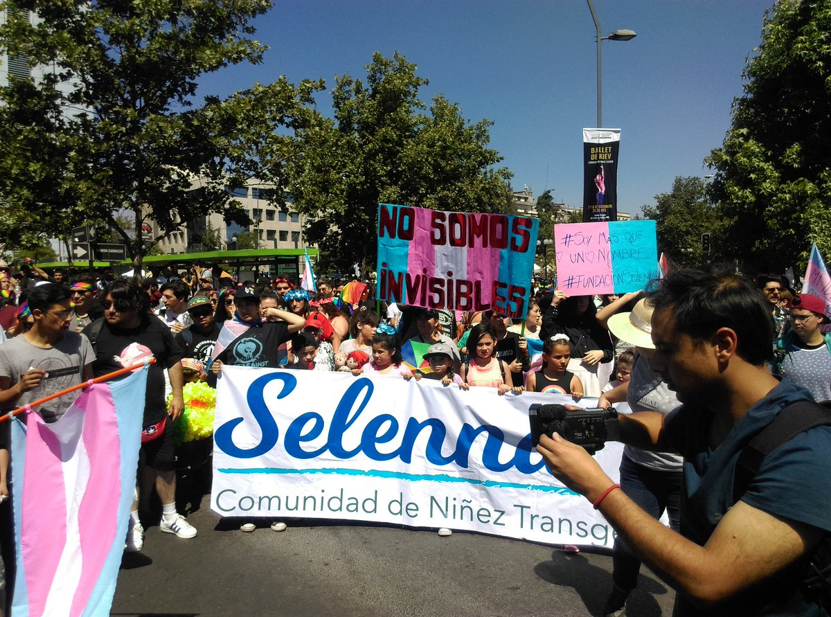 DapchChile's tweet photo. Nuestra organización estuvo presente en la #MarchaPorLaIgualdad debemos avanzar en esta materia, NO más discriminación por preferencia sexual. Cerro Navia presente https://t.co/LB2U4yK2KB