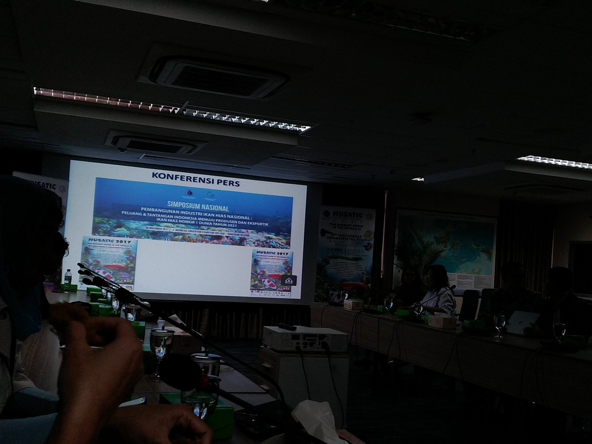 KemenkoInfra's tweet photo. Memiliki keanekaragaman ikan hias menjadikan Indonesia sebagai salah satu negara exportir ikan hias dunia #pressconf #nusatic2017 , Jakarta (27/11) https://t.co/vADnv7E6td