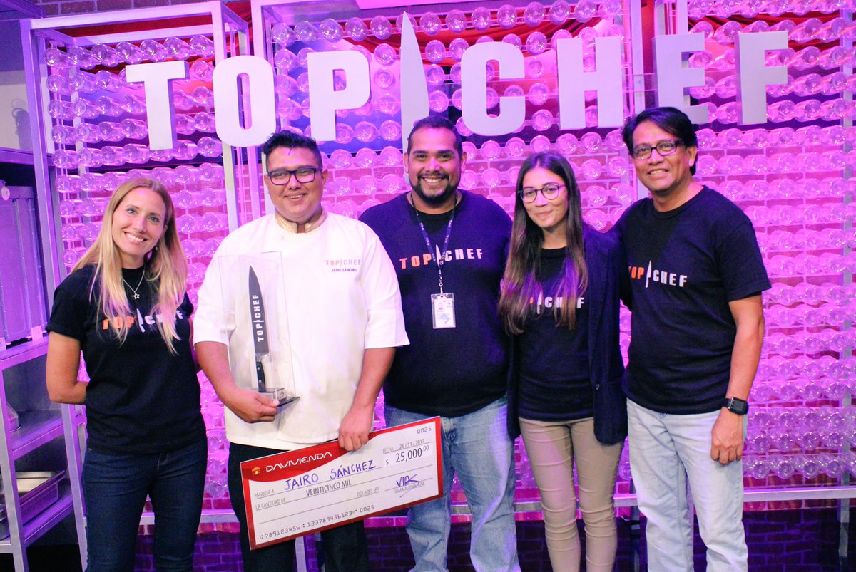 virginia_arango's tweet photo. Felicidades @JairoTopChef 👏🏆. El nuevo #TopChefSV. @yessgaldamez @Guarachachi @Leohv77 https://t.co/np6x28XCQ2