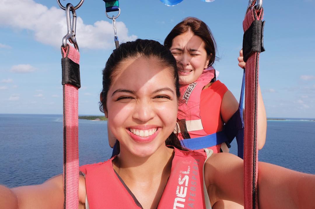 gmanetwork's tweet photo. Maine Mendoza's family shower her with love after viral open letter https://t.co/rzmhx38CNe https://t.co/1DpFOPAd4p