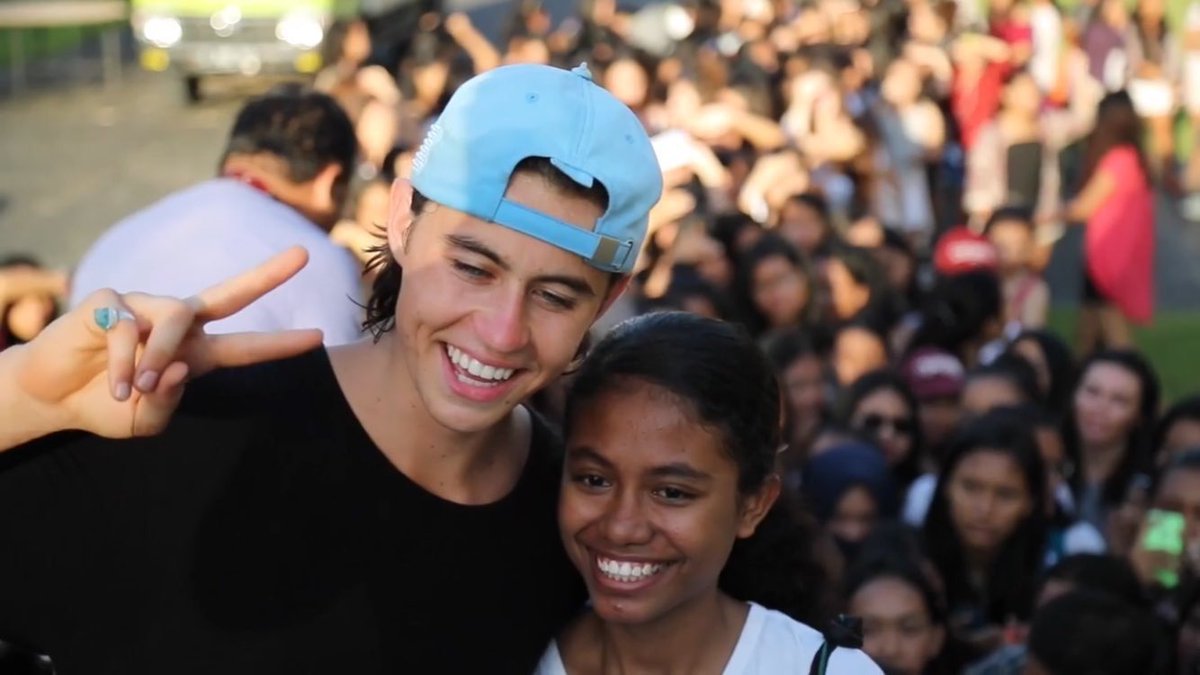gagemariefrench's tweet photo. THIS IS ALL I WANT @Nashgrier #NashsNewVideo https://t.co/I8WReWRJAI