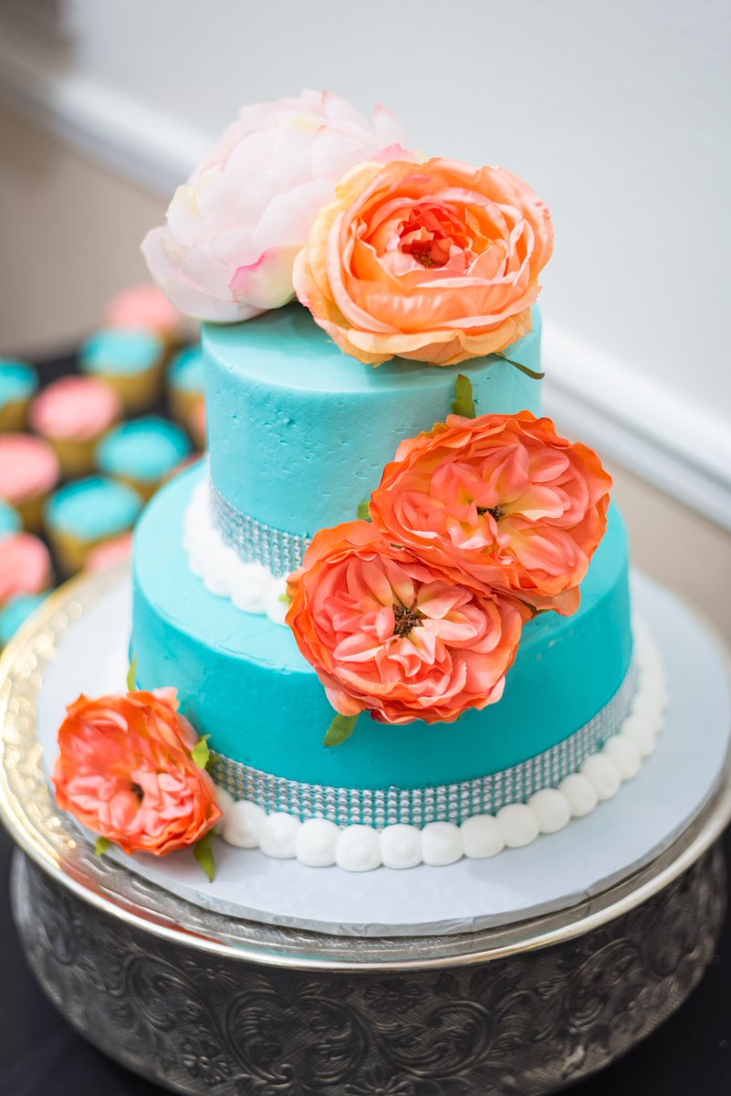 EverlastElope's tweet photo. It's National Cake Day! Check out our beautiful cakes created by Linda Cupp and enjoy some cake!

https://t.co/ebLEmdnCo6 https://t.co/7RaQoXAXq5