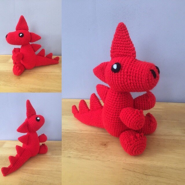 Little red #dragon #handmade #gift #FlockBN #eshopsuk #TWDA #UKSOPRO #mummybloggers #giftideas crwd.fr/2zANHVw #Christmas