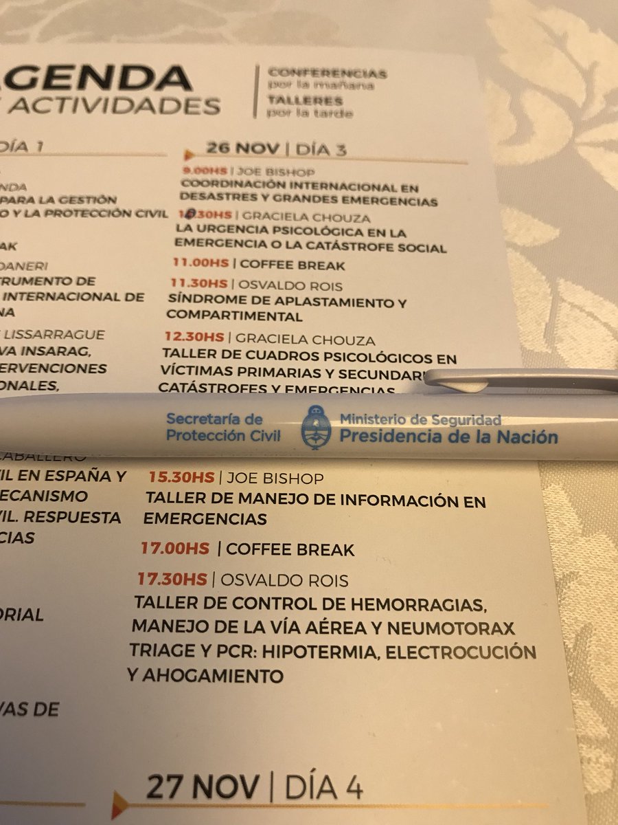 Nicokripper's tweet photo. Gran exposición de #JoeBishop en Coordinación de #Emergencias y #desastres y Manejo de Información. Gracias @MunicBariloche por la invitación. @debarilocheRN @barilocheopina https://t.co/D41QfT3FQJ