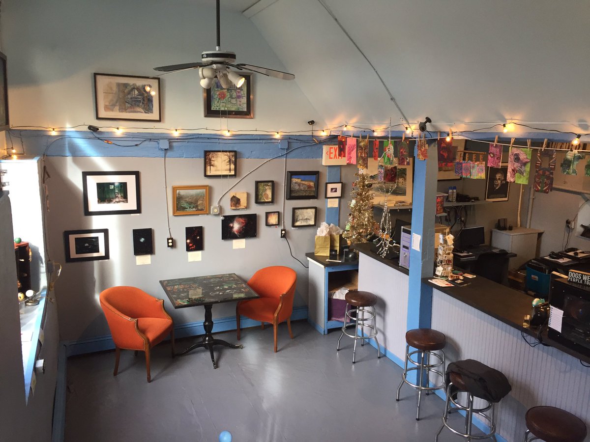 Artist_Lorraine's tweet photo. Ready for the Holiday Art Show #RiverNet computers 🌲Dec 2 &amp; 3 @FrenchtownNJ part of the gallery walk🎄🌈 https://t.co/FB8o56vkP2