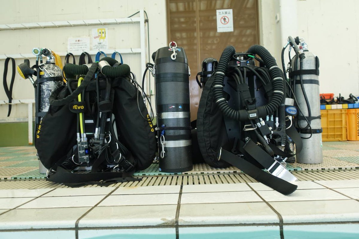 AfghanGonzalez's tweet photo. #rEvoⅢ #SF2 #Sidemount #Backmount #CCR #diving #scuba #リブリーザー #ダイビング https://t.co/B3hJGhUMiN
