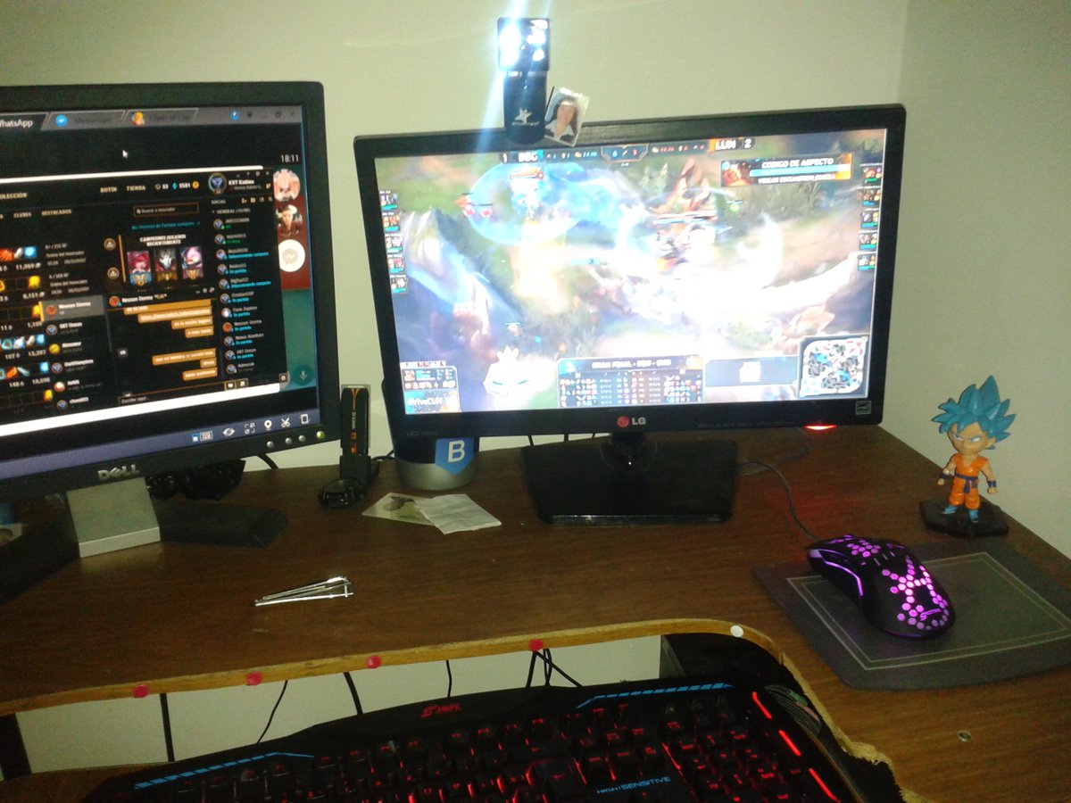 Ramirez99Bryan's tweet photo. @grietagaming Apoyando al CUN, que gane el mejor para representar a Colombia en Mexico. 
By: ROK_Hermit #vivecun https://t.co/BDFSXetofG