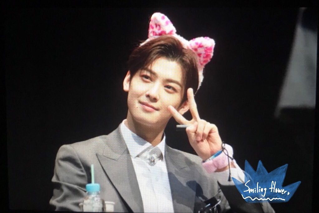 smilingflower97's tweet photo. 171126 서초팬사인회 preview

#차은우 #CHAEUNWOO #ASTRO #아스트로 https://t.co/VovxCs40XA