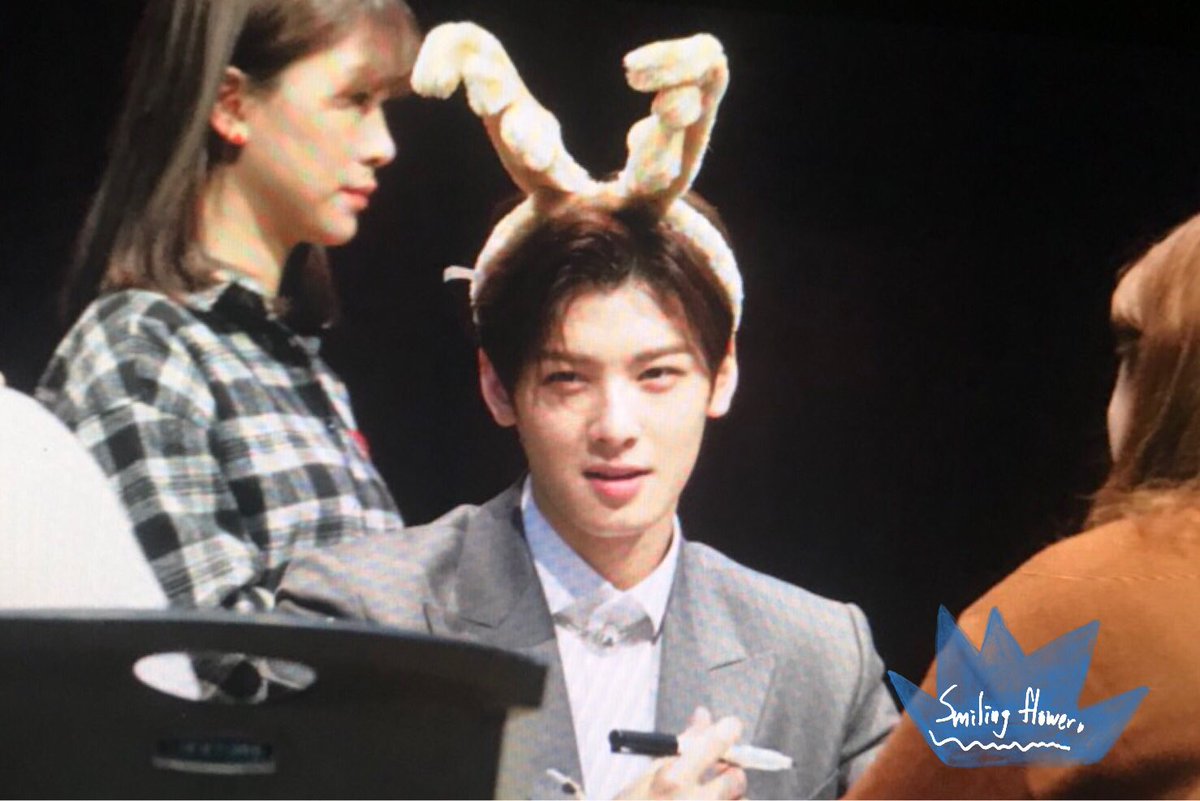 smilingflower97's tweet photo. 171126 서초팬사인회 preview

#차은우 #CHAEUNWOO #ASTRO #아스트로 https://t.co/VovxCs40XA