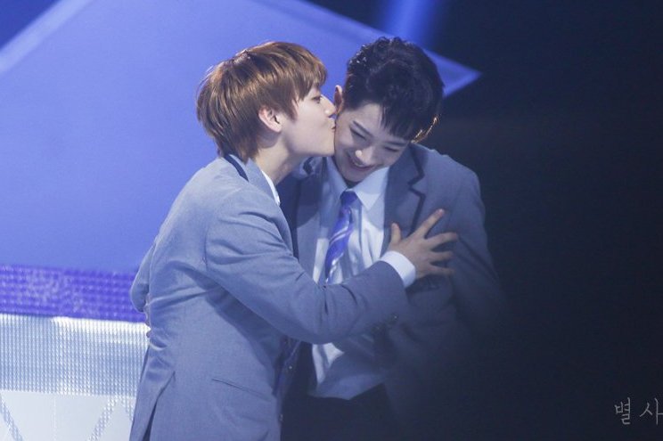 we_freaky_2033's tweet image. 파닝 모닝😆 #판윙사랑해