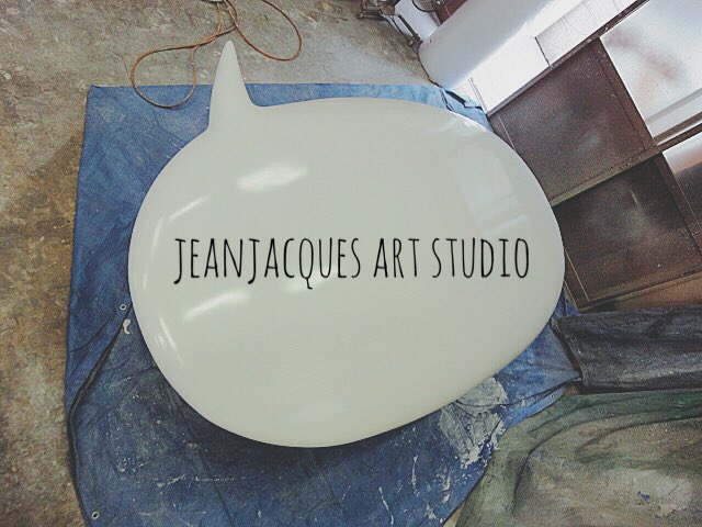 ジャンジャックアートスタジオ 公式 半立体吹き出しオブジェ Oo W1400 スチロール製 ウレタン樹脂コート ラッカー塗装 ウィンドディスプレイ用として製作させていただいたオブジェや造形物になります 造形物 立体 スチロール造形