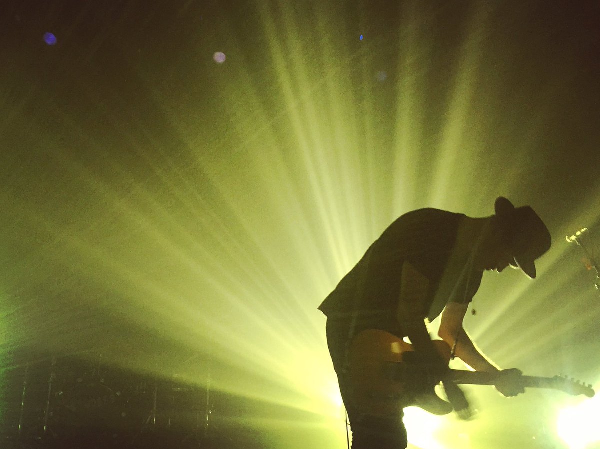 AbsintheLemon's tweet photo. Too much is never enough for Bob Moses! #LiveInShanghai 🙌🏻🤟🏻💕 @Bobmosesmusic https://t.co/Cl1pGiI0nJ