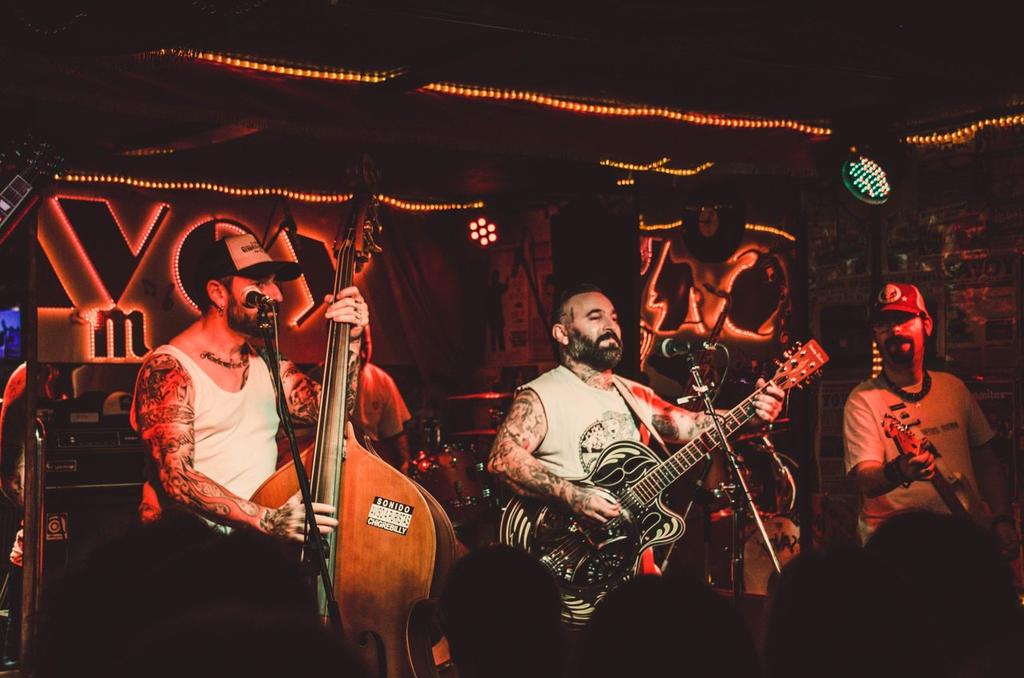 Foto de Laura Gonzalez
#ilustrespatilludos #gijon #RockAndRollRadio #rock #rockandroll #chigrebilly #asturias