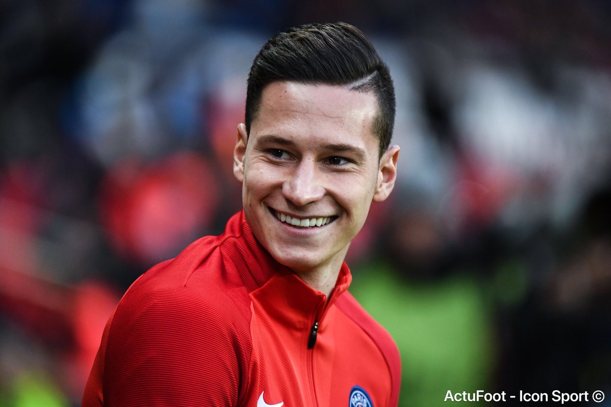 ActuFoot_'s tweet photo. Marquinhos : "J’ai affronté les trois plus grands (Ronaldo, Messi et Neymar) mais en technique pure, c’est Draxler qui m’a le plus impressionné."
(@leJDD) https://t.co/LIn9PbjUdT