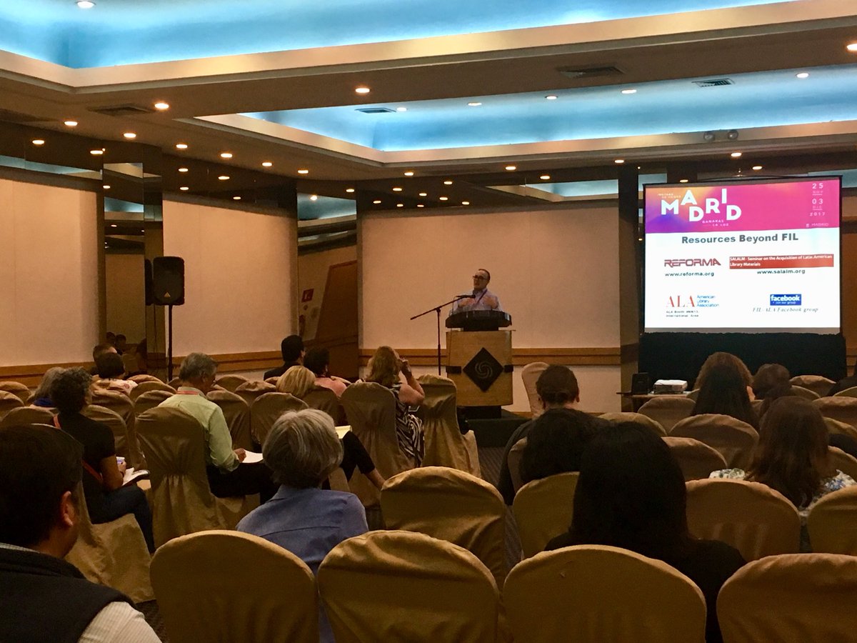 ALAIRO's tweet photo. Adan Griego, Stanford University, presents the 18th ALA-FIL Book Fair orientation to US librarians attending and purchasing books in Spanish during the fair. #FILGuadalajara2017 #FIL2017 #ALAFILFreePassProgram #REFORMA #SALALM https://t.co/HuVd4W82WW