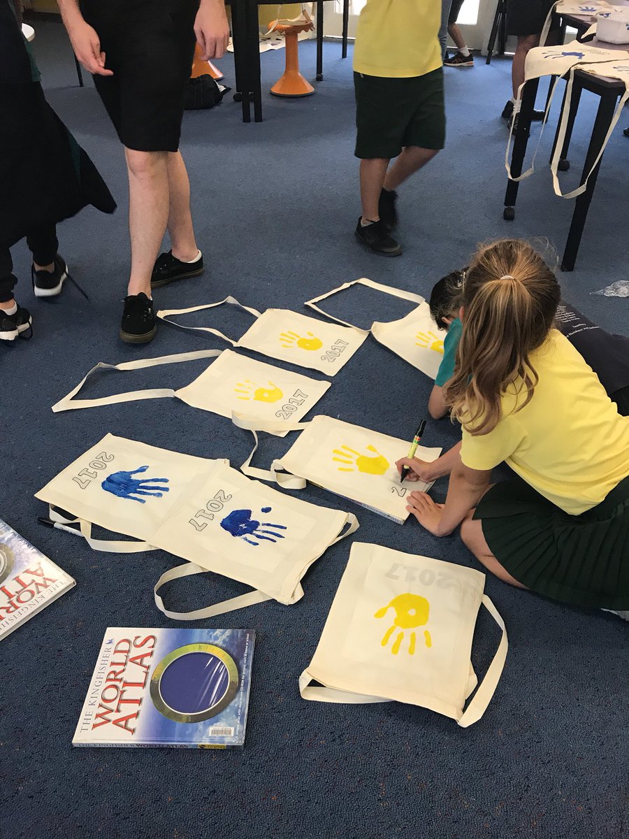 JaimeeHutchens's tweet photo. Amazing Race prep! #2017_TeamPablo @ermington_west @CaptainJackEWPS @mcleodjuliet1 https://t.co/HxXfYLcv8D