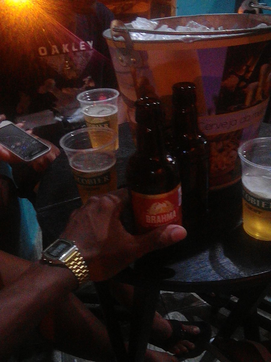 AleefSenna's tweet photo. Segui a noite 🍺🚬🍁 https://t.co/cV84Ler6tn