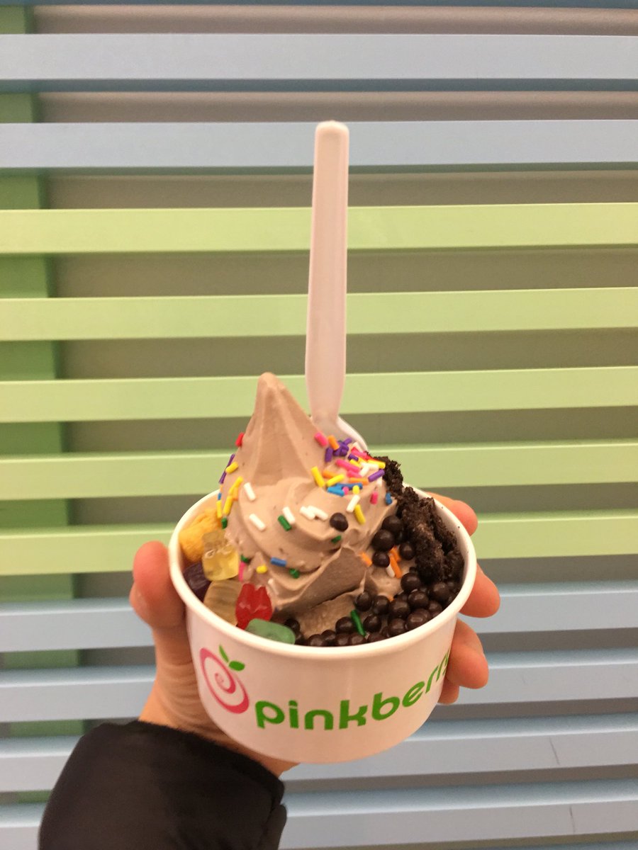 pinkberryTO's tweet photo. Love the #mintchocolatecookie #pinkberryTO #mint https://t.co/Krdmyd8s4x