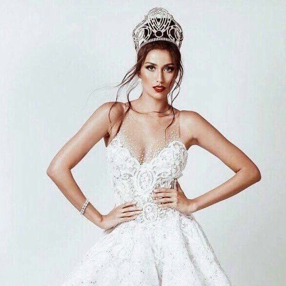 rachel_peters17's tweet photo. Laban para sa bayan! Retweet if you believe Rachel Peters is the next #MissUniverse #Philippines https://t.co/1WbPm3nxHv