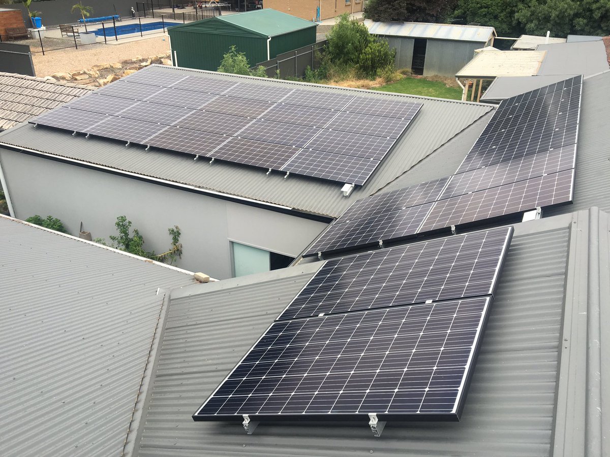 SolasCorp's tweet photo. The boys nailed this tricky install! 👌☀️#solar #gogreen #costsaving #powersaving https://t.co/U0gpH61g3x
