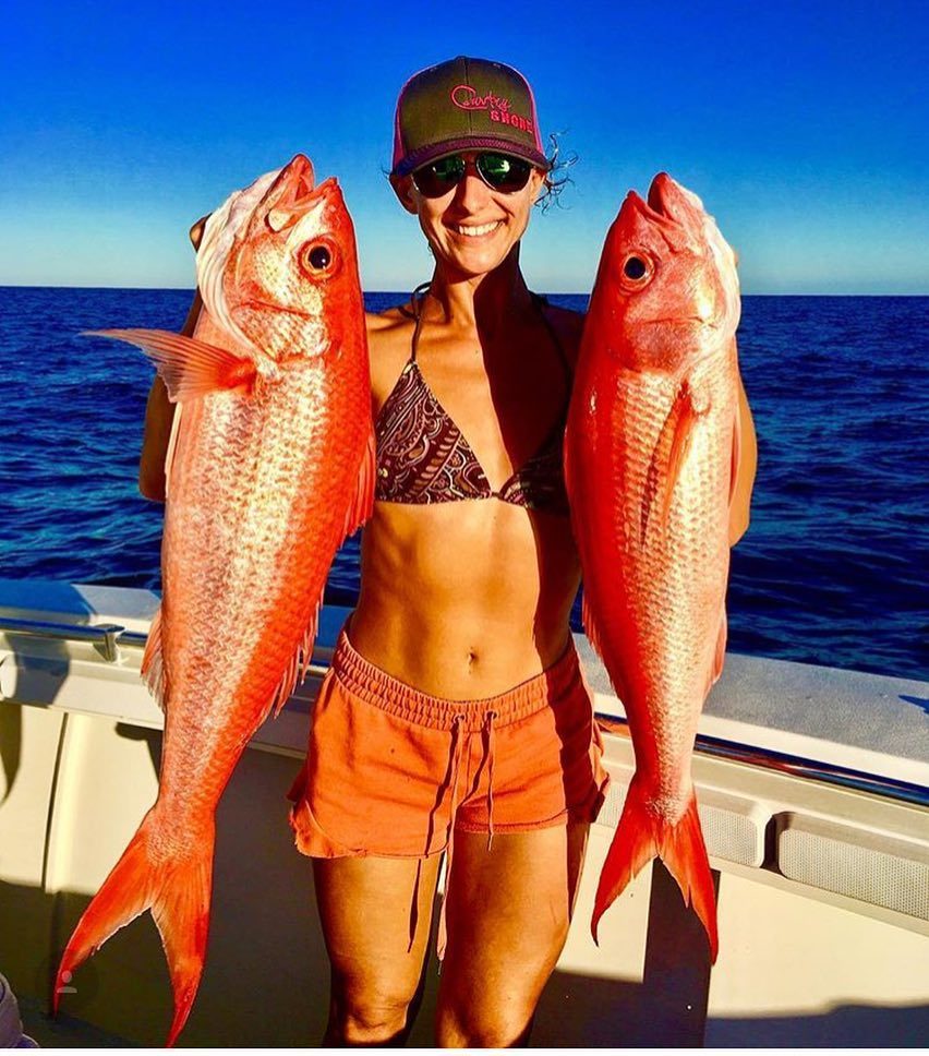 CountryShore's tweet photo. Great job @yololo7 🎣 #countryshore #queensnapper #floridakeys #girlswhofish #offshorefishing #florida #deepdropping #snapback #girlsrock #prettygirl #getbentcharters #fishing #keyslife🌴 #keysliving🌴 https://t.co/mUiSaMi27O https://t.co/iqk0BCcXZ9