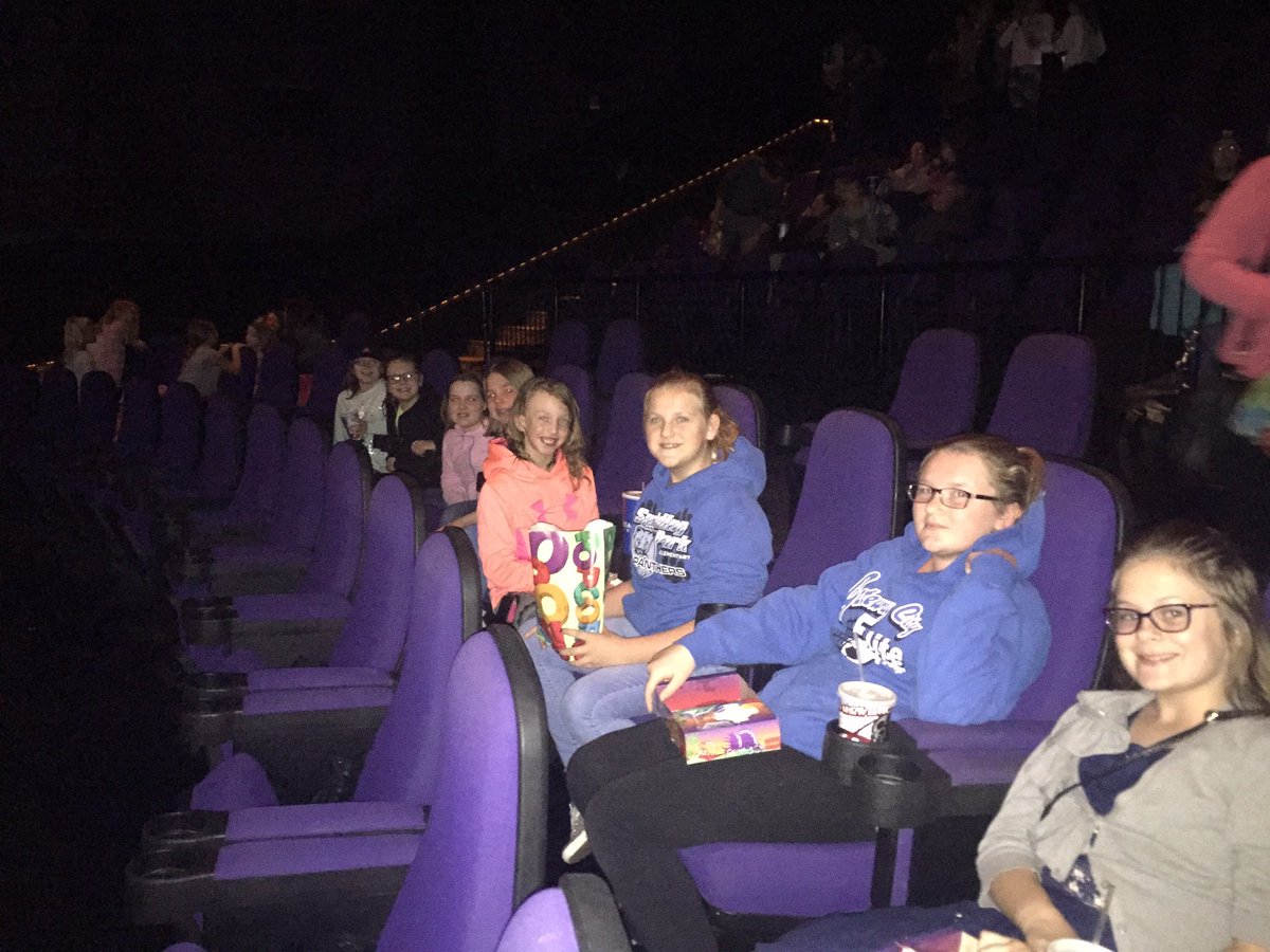 barrete's tweet photo. Took my Junior Girl Scouts to go see "Wonder" today. Definitely recommend it to others!! #WonderTheMovie #gsgi #girlscouts #ChooseKindness https://t.co/8y3FwD1Hqw