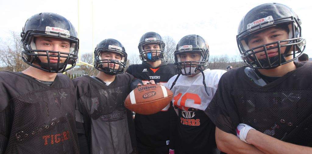 NJHSports's tweet photo. Keep Your Options Open: Hackettstown's rushing attack flourishing with versatility
https://t.co/WPeVLoiltt https://t.co/z9GRtpxr8D