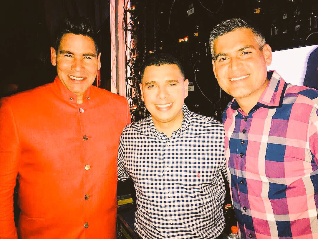 vwinstonv's tweet photo. #CorazonLlaneroBolivar 8:30pm por @TVesAlDia con los máximos exponentes de la canta criolla🇻🇪🙏🏻😬 impulsado por el Pdte. @NicolasMaduro y @ConCiliaFlores https://t.co/DJ8T90humZ