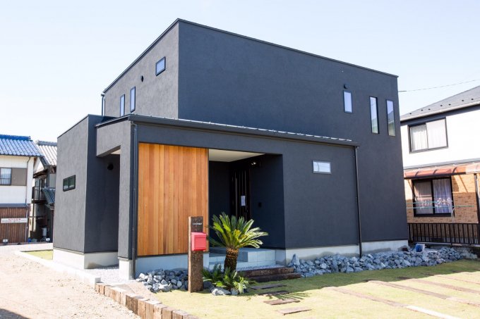 クレオホーム フォーム専門用語 ６８ 陸屋根 ろくやね 屋根形式の一つ 水平またはほとんど勾配がない屋根 一般的に鉄筋コンクリート造建築に用いられ 屋上の利用が可能です リフォーム 専門用語 陸屋根 T Co Nja7lslnj5 Twitter