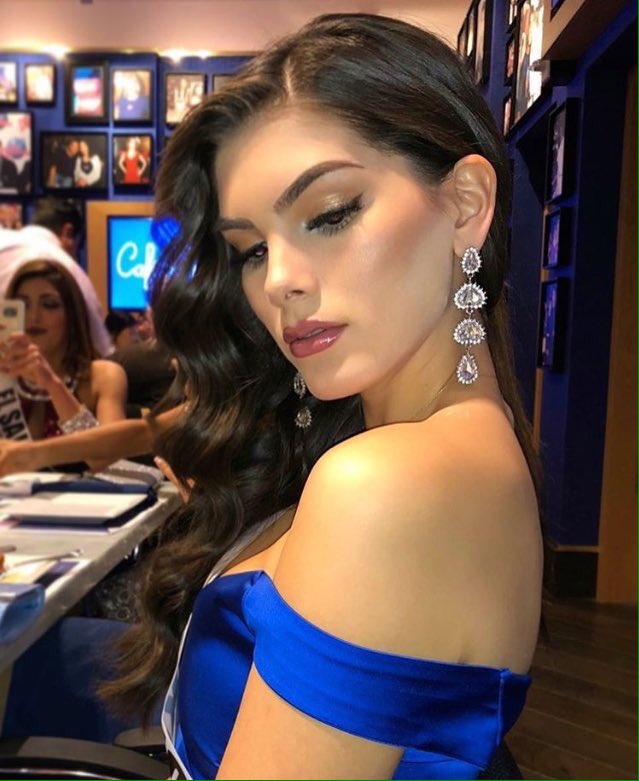 ValeCarloy's tweet photo. #Mexico quiere corona!!!! Obvio clasifica, me encanta 😍#MissUniverse https://t.co/7H4gmqY8Bq