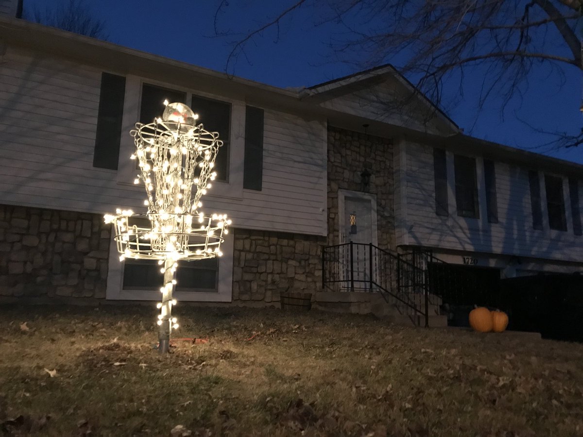 EricMcCabe11674's tweet photo. Christmas Lights are up! #MerryDiscMas https://t.co/0J7iYyp5Aw