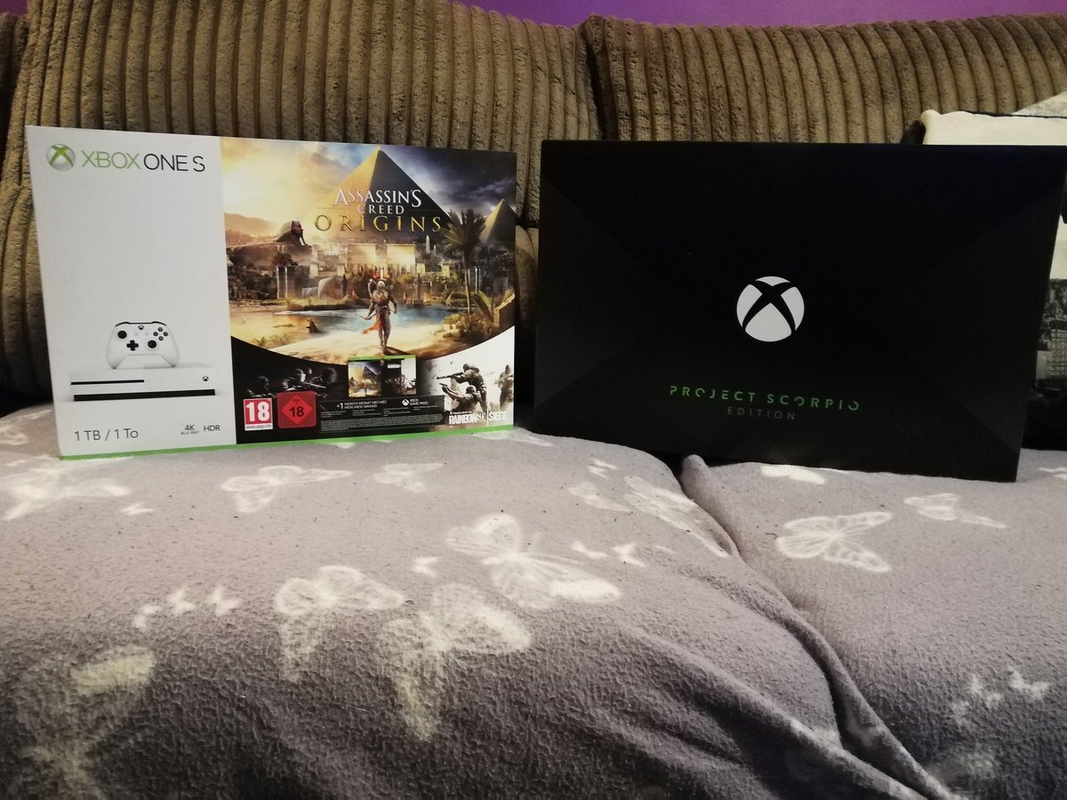 DrakenAssassin's tweet photo. Officially on #Holiday and what better way to start it then finally being able to set up these two beauts My #XboxOneX #ProjectScorpioEdition and #XboxOneS (Black Friday bargain) @HyperRTs @DynoRTs @Bear_Retweets @FlyRts @RTDNR @Legendary_RTs @Wild_RTs @Quickest_Rts https://t.co/tHGN9XtM55
