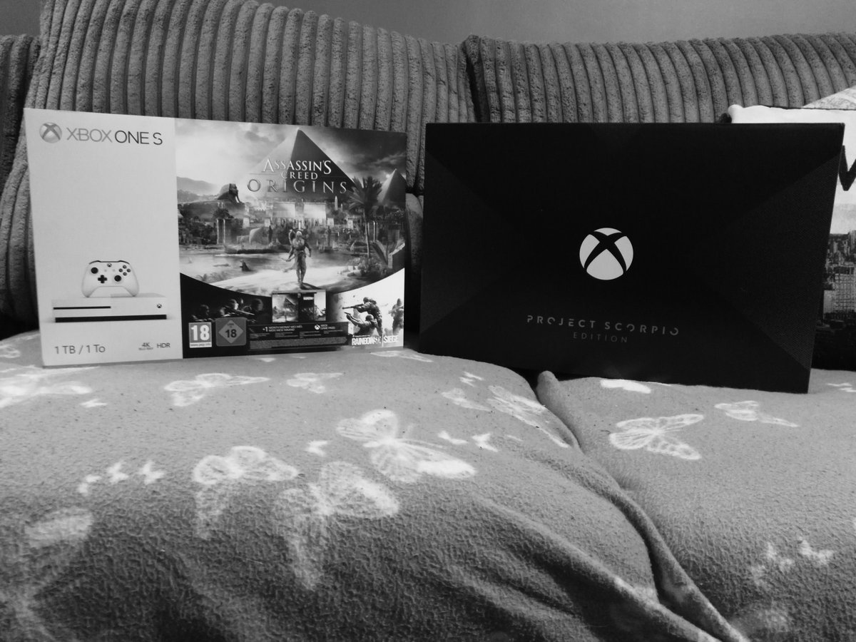 DrakenAssassin's tweet photo. Officially on #Holiday and what better way to start it then finally being able to set up these two beauts My #XboxOneX #ProjectScorpioEdition and #XboxOneS (Black Friday bargain) @HyperRTs @DynoRTs @Bear_Retweets @FlyRts @RTDNR @Legendary_RTs @Wild_RTs @Quickest_Rts https://t.co/tHGN9XtM55
