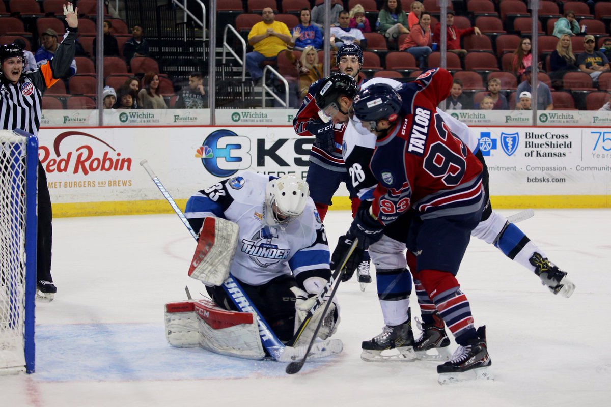 Wichita_Thunder's tweet photo. Wichita wins! @Rumpz91 stops 37 shots and Wichita wins tonight 4-1 in the first-ever meeting with the @KalamazooWings. https://t.co/8Q6FNPB78v