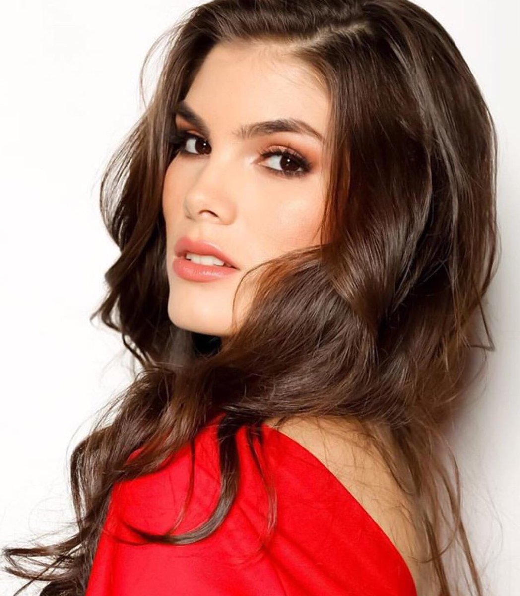LixzGarcia's tweet photo. Agua, jabón y toalla agua, jabón y toalla ... las vegas nunca fallan #MissUniverse #Mexico https://t.co/bFtRQjKvtq