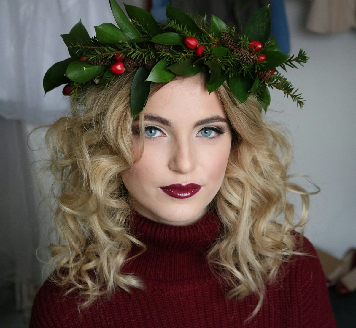 SCMakeupArtist1's tweet photo. @BobbiBrown #plumlips @FACEatelier  @AnnieJohnTay Photographer   #makeupartistrugby #mua  #makeupartistwarwickshire #makeup #christmasmakeup #photoshoot  #flowercrown https://t.co/1ICfUMBE1l