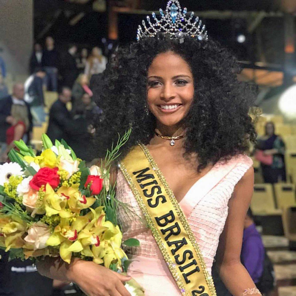 kaiqwue's tweet photo. vamos ajudar nossa miss Brasil, Monalysa Alcântara a chegar na final do miss universo. cada rt no tweet com essas duas tags equivale a um voto #MissUniverse #Brazil https://t.co/PZfGuaDPgZ
