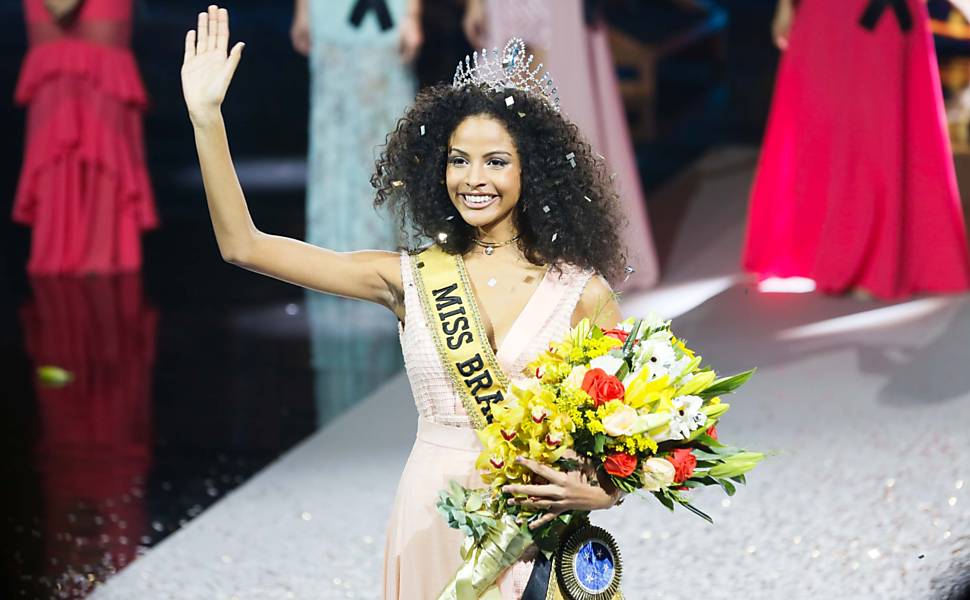kaiqwue's tweet photo. vamos ajudar nossa miss Brasil, Monalysa Alcântara a chegar na final do miss universo. cada rt no tweet com essas duas tags equivale a um voto #MissUniverse #Brazil https://t.co/PZfGuaDPgZ