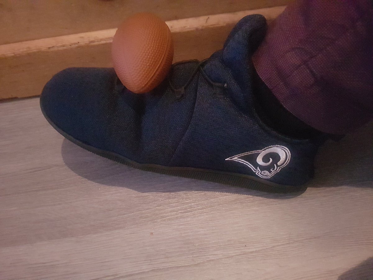 olympic_ian's tweet photo. Looks a bit like Greg "The leg" is in the flat @champsuperstar https://t.co/TeAxBoAGeP